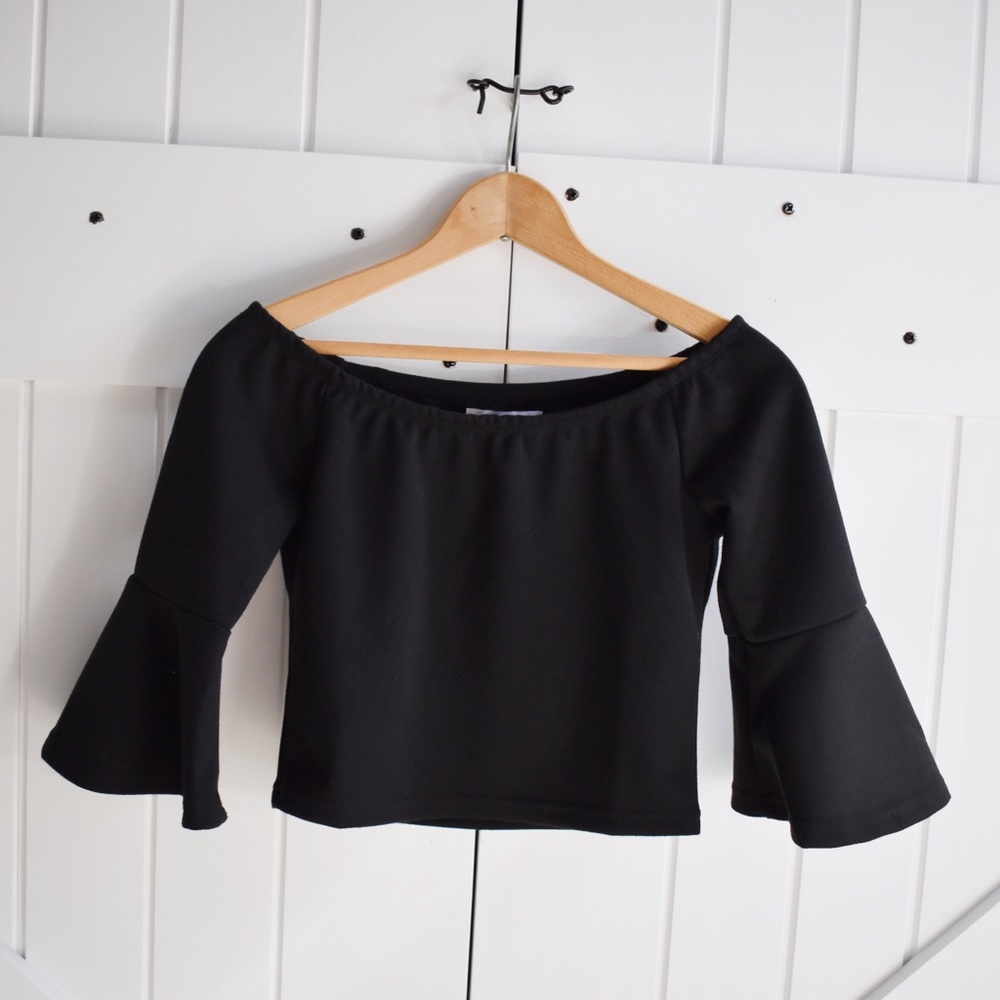 Glamorous Bell-Sleeved Crop Top